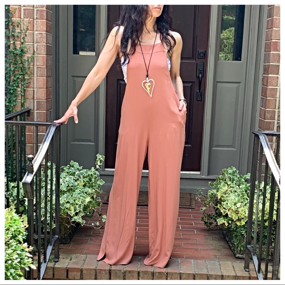 ✨LAST ONE✨Beautiful side pocket wide leg jumpsuit - Picture 3 of 7